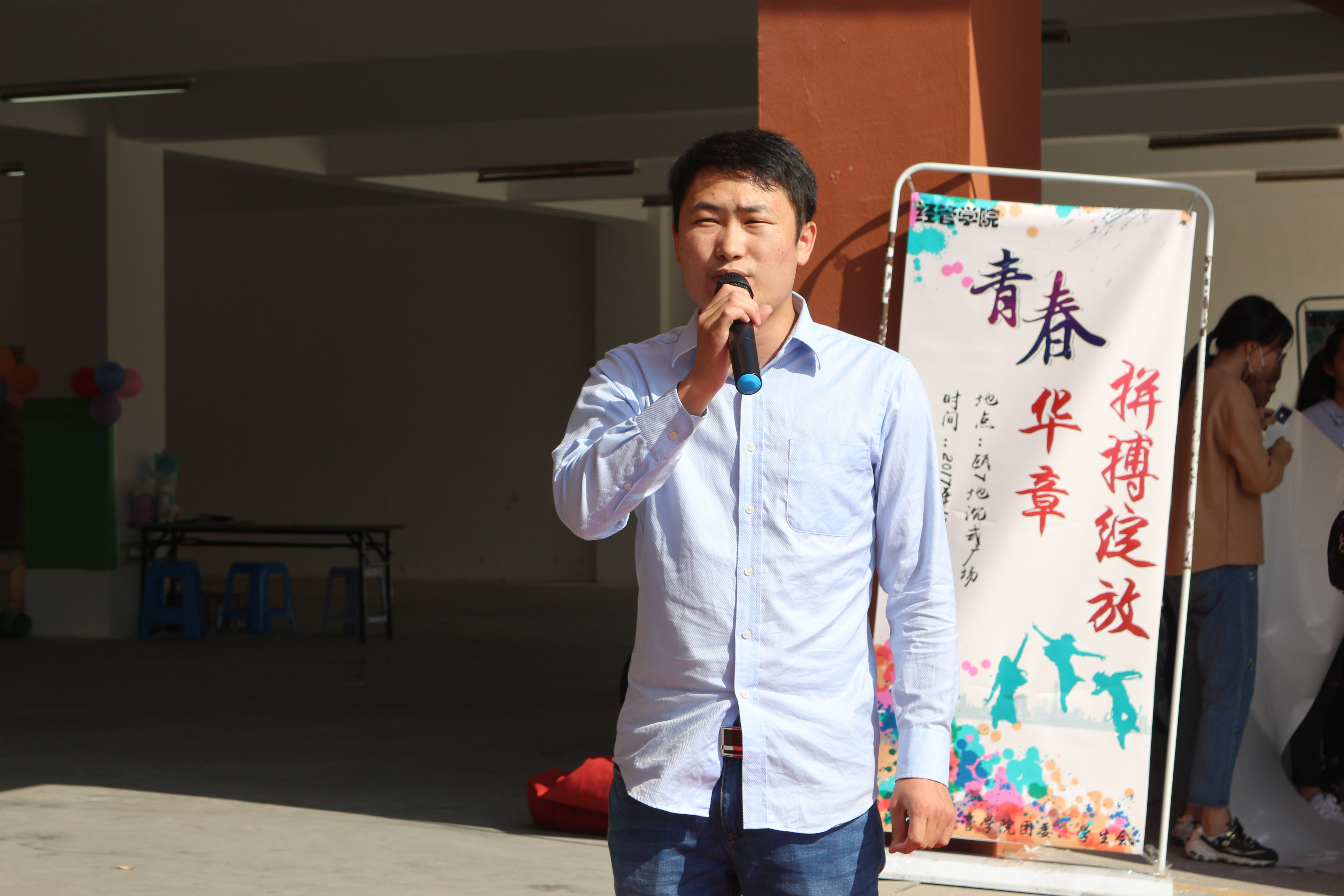 张元祝老师讲话.jpg