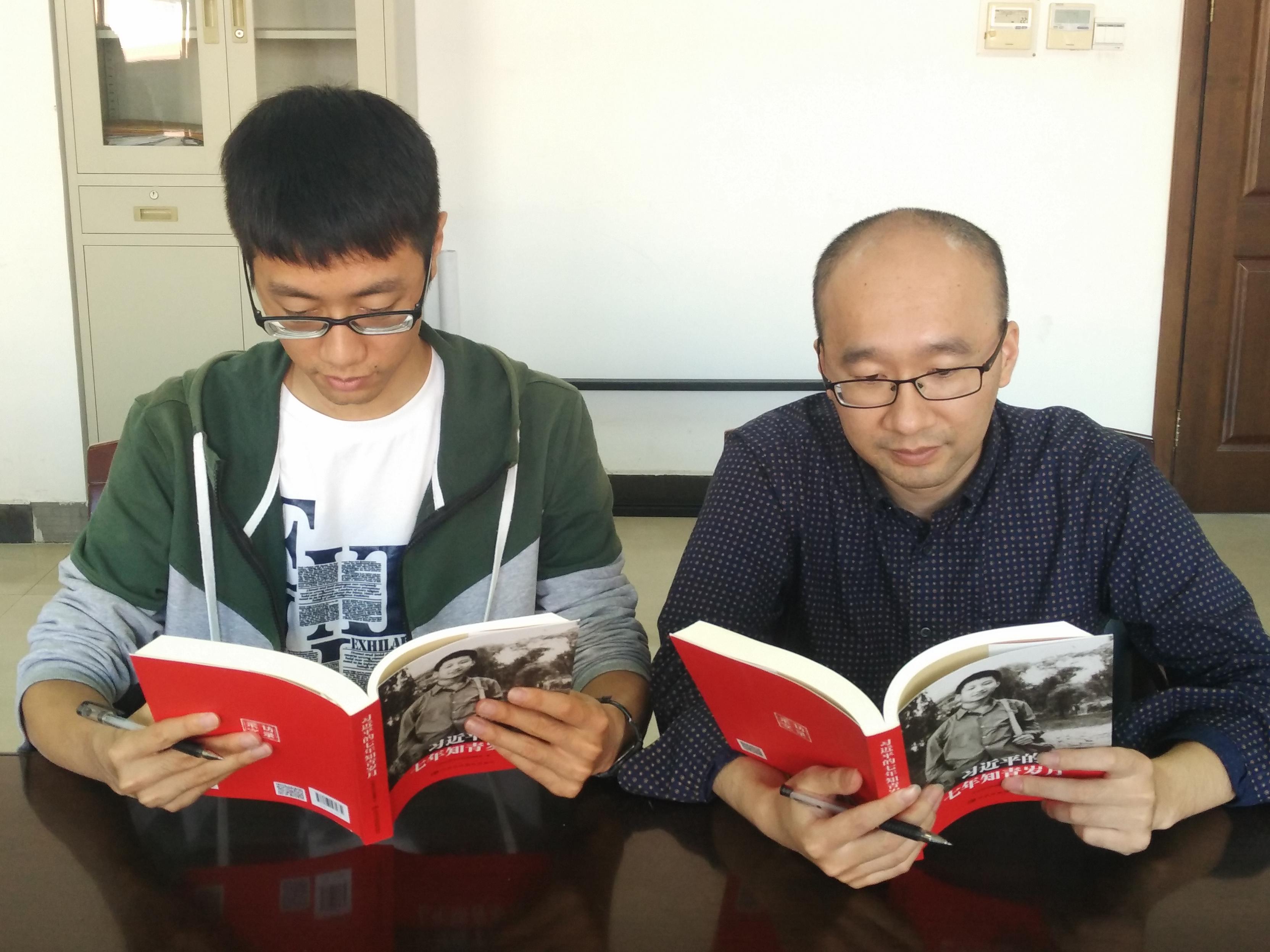 经管学院陈同同副书记与学生党员共读共学-2.JPG