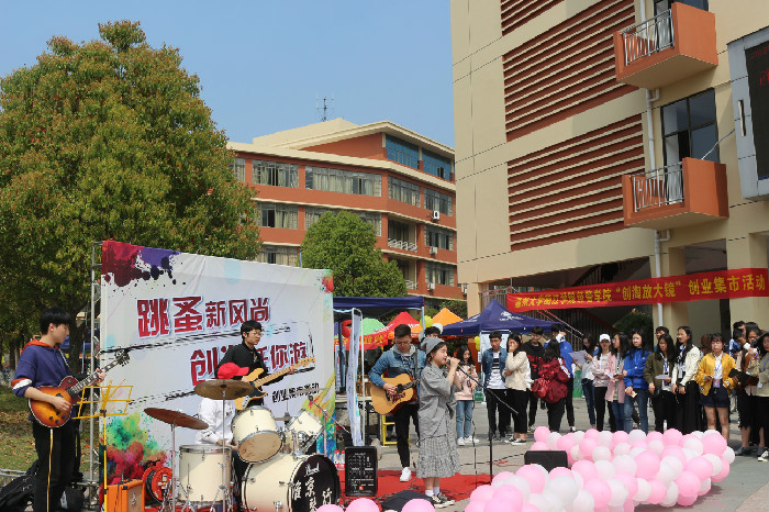 Five Plus乐队倾情助阵.jpg