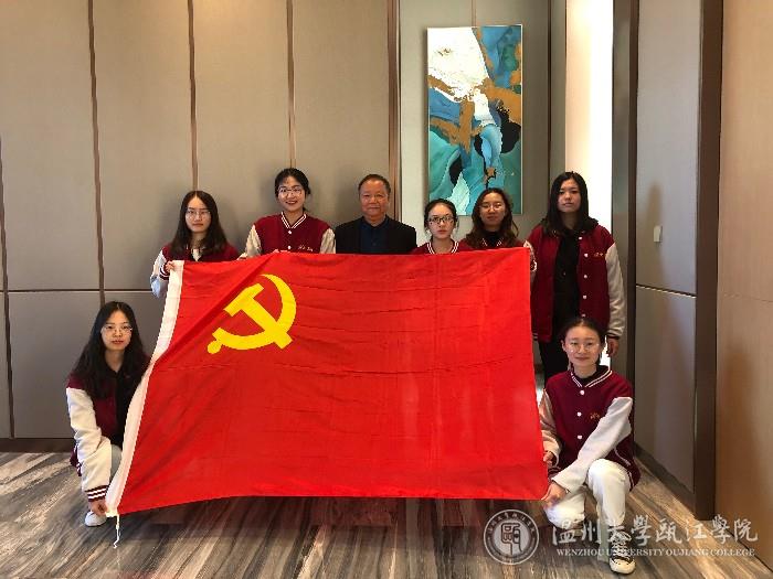 合影.jpg
